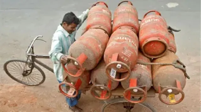 рдЭрд╛рд░рдЦрдВрдб рдореЗрдВ рд╣реЬрдХрдВрдк: рдордВрддреНрд░реА рдиреЗ рджреА рдЦреБрд▓реА рдЪреЗрддрд╛рд╡рдиреА !