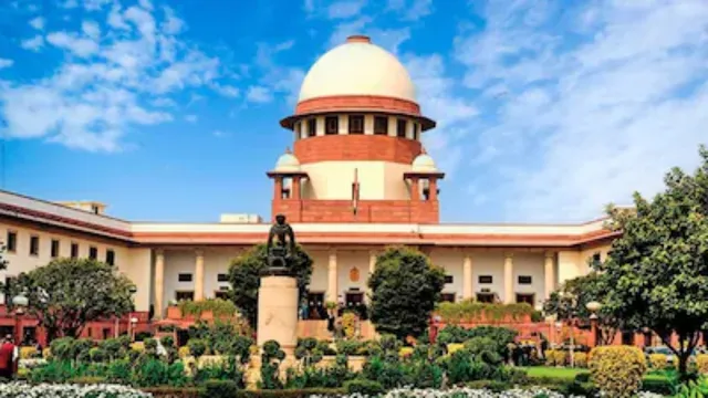 Aadhaar Card Rules: घुसपैठ रोकने के लिए सुप्रीम कोर्ट का बड़ा कदम, क्या बदल जाएंगे नियम?