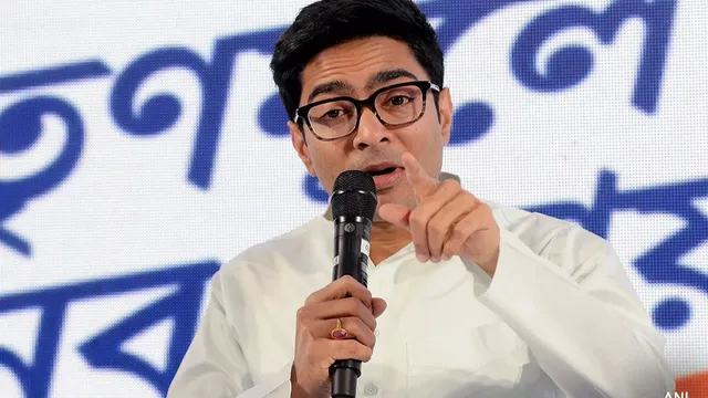Abhishek Banerjee FIR рдорд╛рдорд▓реЗ рдореЗрдВ рдЖрдпрд╛ рдирдпрд╛ рдореЛрдбрд╝, рдмрдврд╝реАрдВ рдореБрд╢реНрдХрд┐рд▓реЗрдВ?